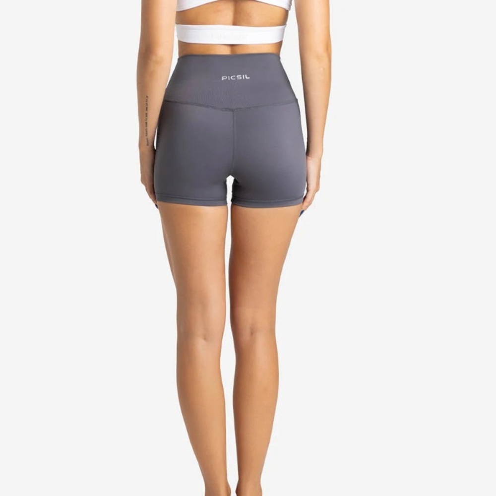 Treeningpüksid naistele Picsil Short Core – vabadus igas liigutuses
