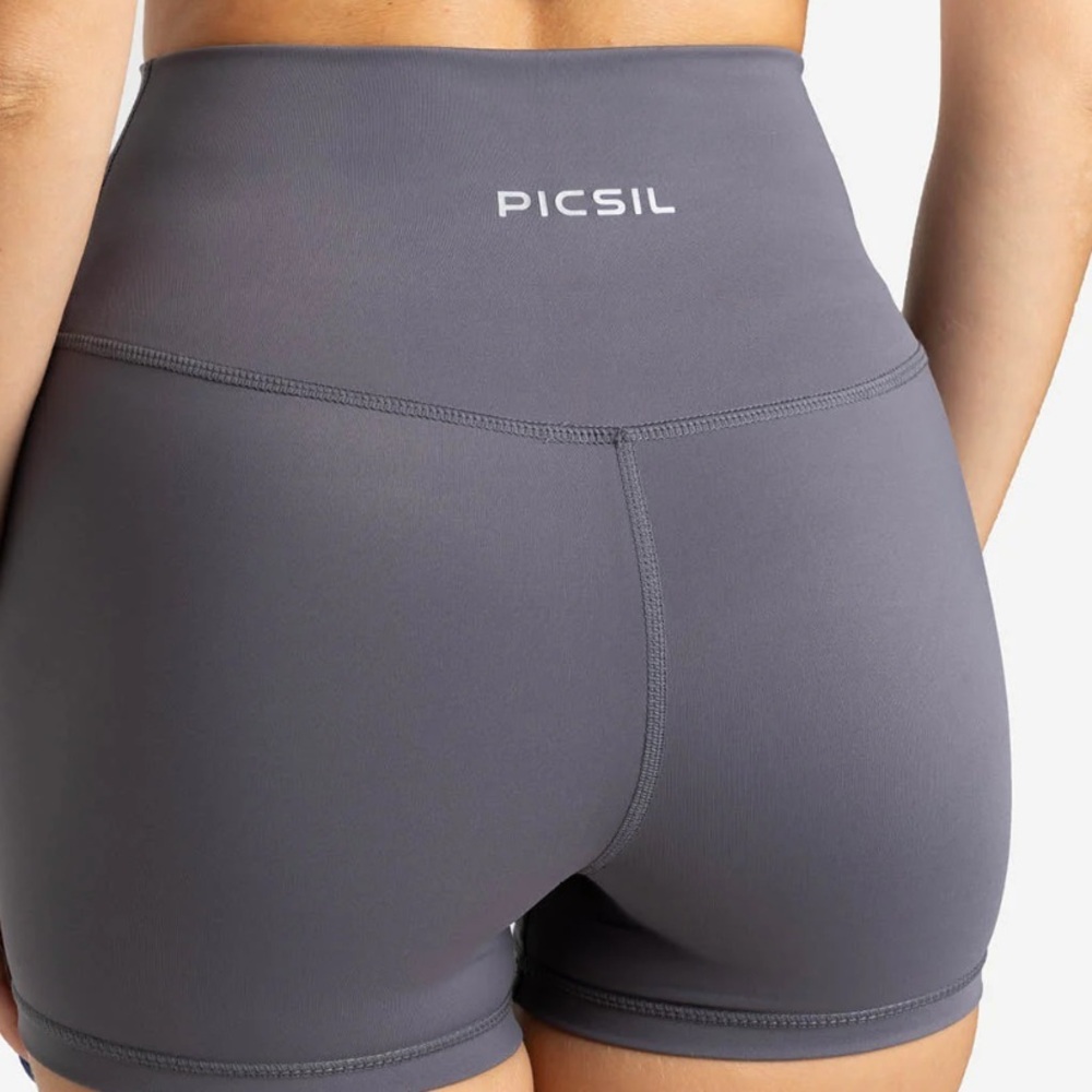 Treeningpüksid naistele Picsil Short Core – vabadus igas liigutuses