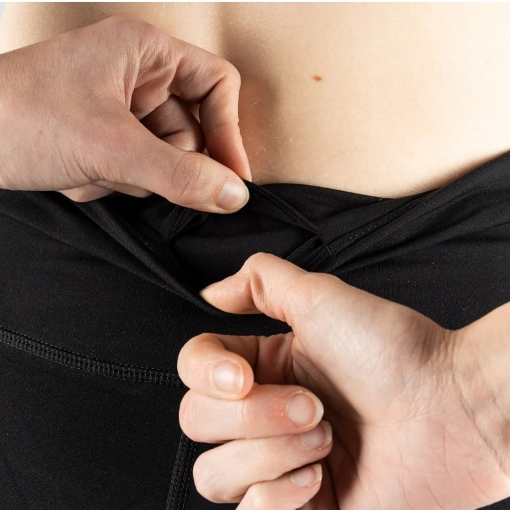 Naiste retuusid Picsil SS25 ristatud kõrge vöökohaga