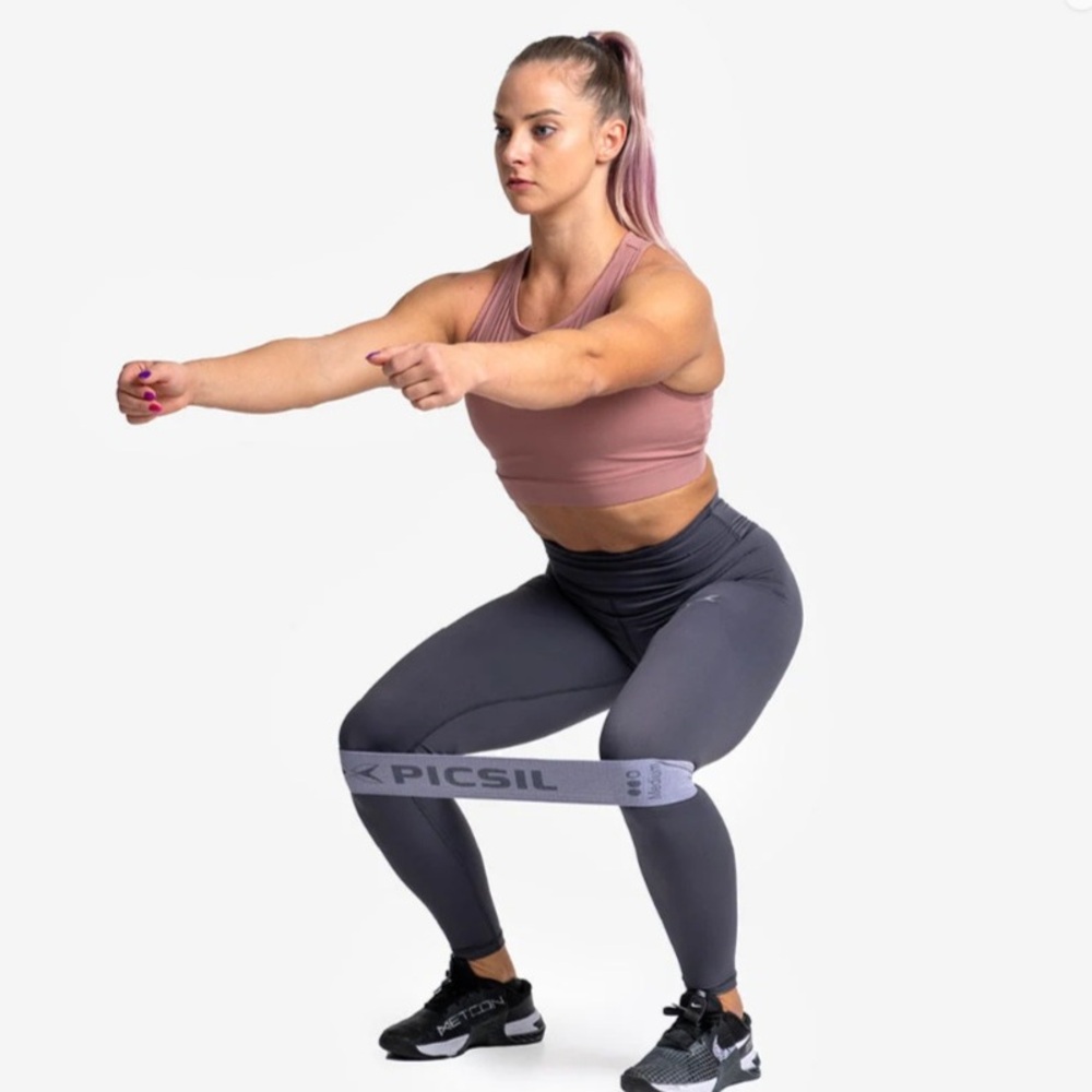 Picsil Core liibuva istuvusega treeningretuusid