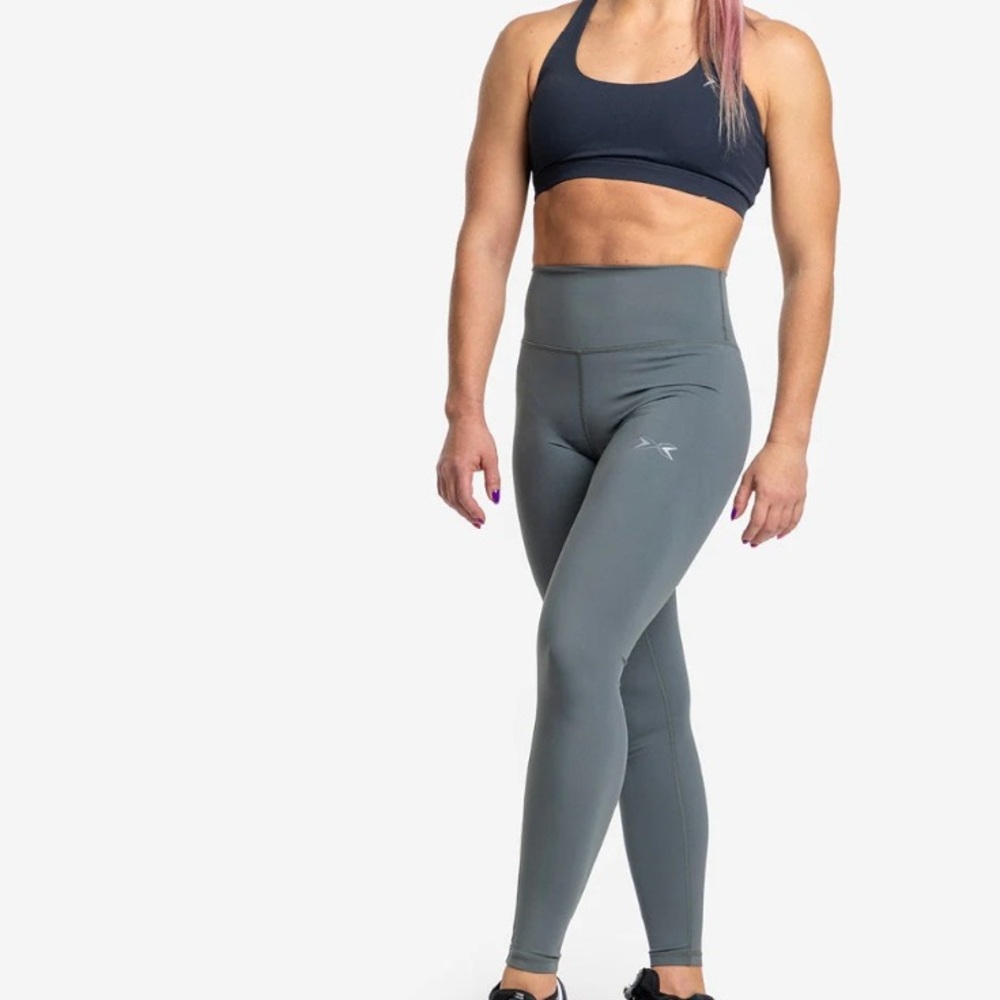 Picsil Core liibuva istuvusega treeningretuusid