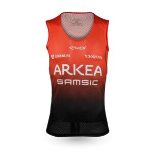 Ekoi Pro Team Arkea Samsic on ülikerge ja väga hingav esimese kihi särk