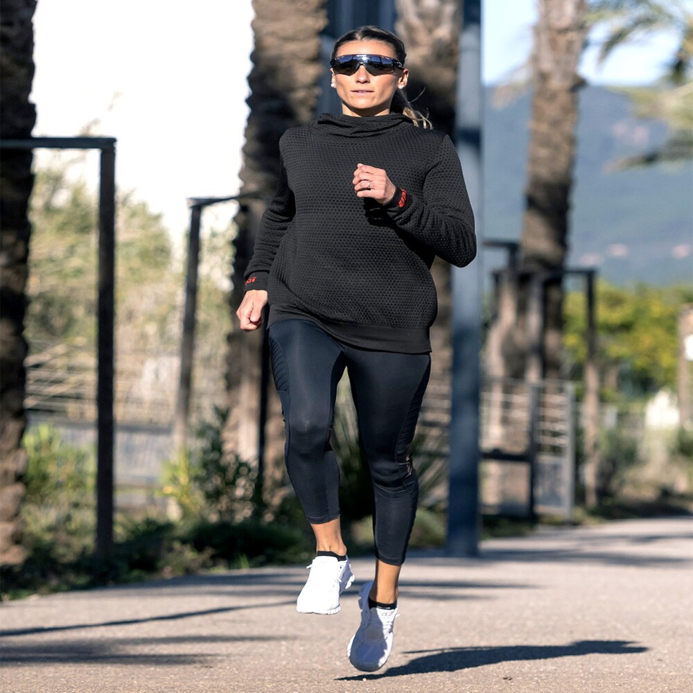 Ekoi Lady Run on naiste pikad jooksupüksid Quick Dry tehnoloogiaga.