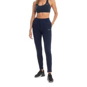 Picsil Chandal Unisex Premium Navy treeningpüksid on mugavad ja funktsionaalsed püksid, mis sobivad nii treeninguks kui ka igapäevaseks kandmiseks